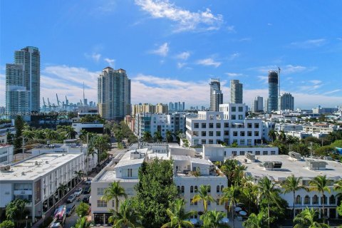 Condo in Miami Beach, Florida, 1 bedroom  № 1304928 - photo 26