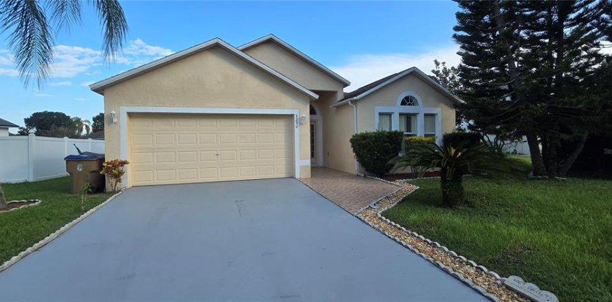 Villa ou maison à Kissimmee, Floride 4 chambres, 168.52 m2 № 1370311