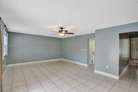 Villa ou maison à vendre à Davie, Floride: 3 chambres, 139.82 m2 № 1293281 - photo 25