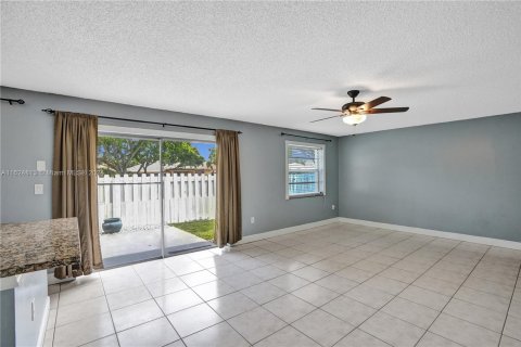 Villa ou maison à vendre à Davie, Floride: 3 chambres, 139.82 m2 № 1293281 - photo 18