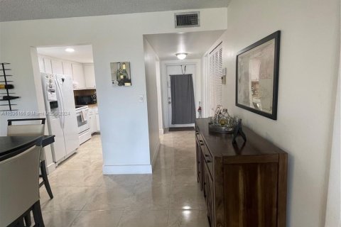 Condo in Sunrise, Florida, 1 bedroom  № 1310386 - photo 6