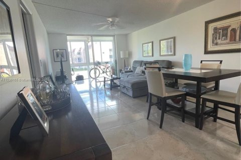 Copropriété à vendre à Sunrise, Floride: 1 chambre, 69.68 m2 № 1310386 - photo 12