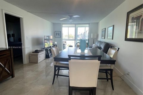 Copropriété à vendre à Sunrise, Floride: 1 chambre, 69.68 m2 № 1310386 - photo 10