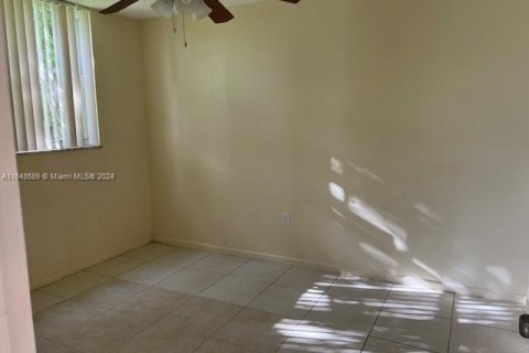 Copropriété à vendre à Tamarac, Floride: 2 chambres, 88.26 m2 № 1331143 - photo 11