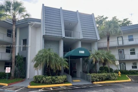 Copropriété à vendre à Tamarac, Floride: 2 chambres, 88.26 m2 № 1331143 - photo 1