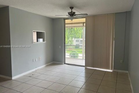 Copropriété à vendre à Tamarac, Floride: 2 chambres, 88.26 m2 № 1331143 - photo 24