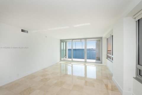 Apartamento en alquiler en Miami, Florida, 2 dormitorios, 157.66 m2 № 1347768 - foto 4