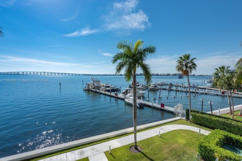 Appartement à louer à Miami, Floride: 2 chambres, 157.66 m2 № 1347768 - photo 26