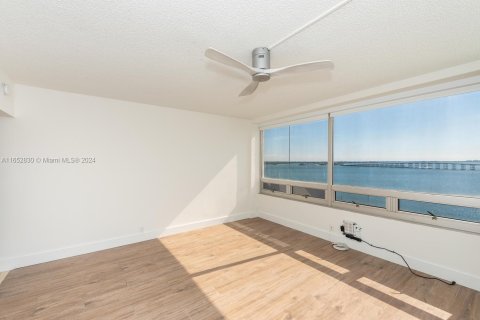 Apartamento en alquiler en Miami, Florida, 2 dormitorios, 157.66 m2 № 1347768 - foto 11