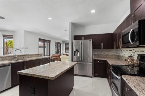 Casa en venta en Miami, Florida, 5 dormitorios, 316.98 m2 № 1187813 - foto 14