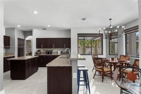 Casa en venta en Miami, Florida, 5 dormitorios, 316.98 m2 № 1187813 - foto 15