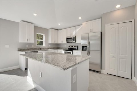 Villa ou maison à vendre à Kissimmee, Floride: 4 chambres, 151.8 m2 № 1341387 - photo 8