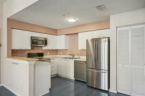 Condo in Saint Petersburg, Florida, 2 bedrooms  № 1341417 - photo 29