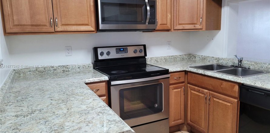 Condo in Hialeah, Florida, 2 bedrooms  № 1403077