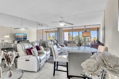 Condo in Plantation, Florida, 2 bedrooms  № 1403124 - photo 4