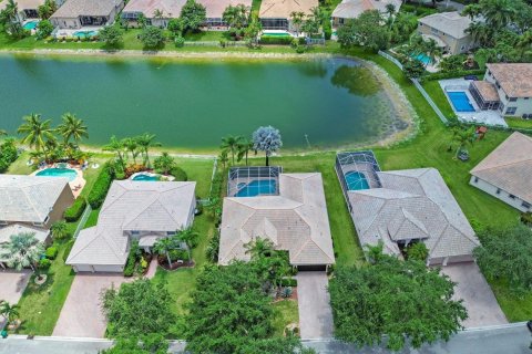 House in Coral Springs, Florida 5 bedrooms, 227.33 sq.m. № 1185401 - photo 23
