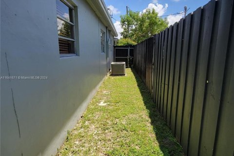 Casa en venta en Miami, Florida, 4 dormitorios, 128.58 m2 № 1319217 - foto 6