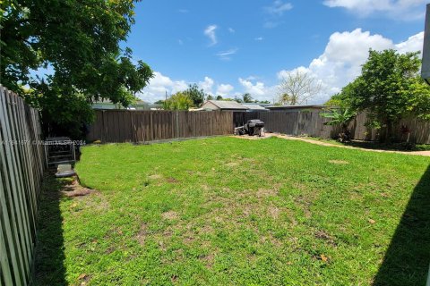 Villa ou maison à vendre à Miami, Floride: 4 chambres, 128.58 m2 № 1319217 - photo 11