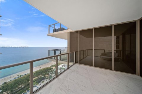 Condominio en venta en Bal Harbour, Florida, 3 dormitorios, 278.99 m2 № 1419843 - foto 21