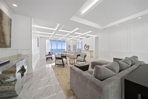 Condominio en venta en Bal Harbour, Florida, 3 dormitorios, 278.99 m2 № 1419843 - foto 2