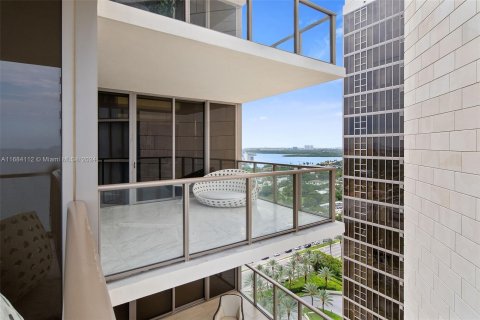 Condominio en venta en Bal Harbour, Florida, 3 dormitorios, 278.99 m2 № 1419843 - foto 22