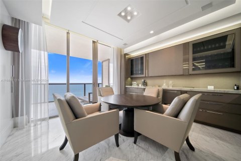 Condominio en venta en Bal Harbour, Florida, 3 dormitorios, 278.99 m2 № 1419843 - foto 10