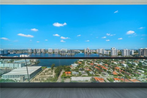 Condo in Sunny Isles Beach, Florida, 3 bedrooms  № 1419841 - photo 22