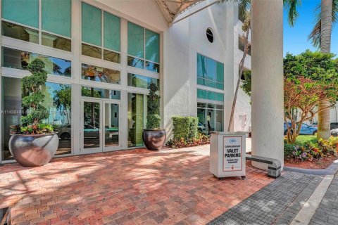 Condominio en venta en North Bay Village, Florida, 1 dormitorio, 83.61 m2 № 908813 - foto 5