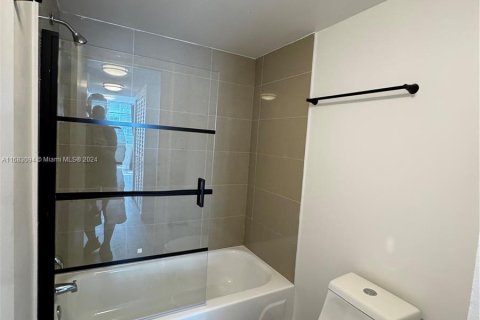 Condo in Aventura, Florida, 1 bedroom  № 1417264 - photo 30