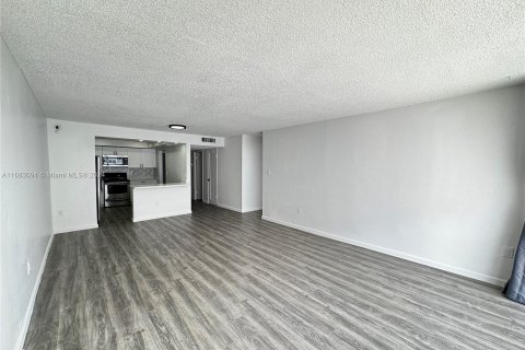 Condo in Aventura, Florida, 1 bedroom  № 1417264 - photo 15