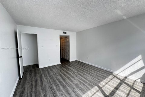 Condo in Aventura, Florida, 1 bedroom  № 1417264 - photo 20