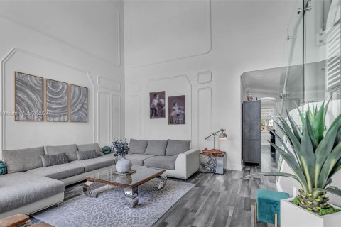 Casa en venta en Miami, Florida, 5 dormitorios, 273.78 m2 № 1417211 - foto 21