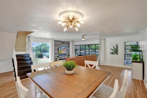 Touwnhouse à vendre à Lauderhill, Floride: 3 chambres, 161.65 m2 № 1310994 - photo 12