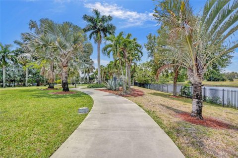 Townhouse in Lauderhill, Florida 3 bedrooms, 161.65 sq.m. № 1310994 - photo 26