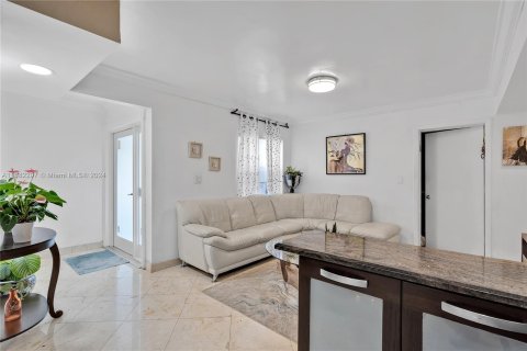 Townhouse in Sunny Isles Beach, Florida 4 bedrooms, 225.29 sq.m. № 1415335 - photo 29