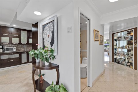 Townhouse in Sunny Isles Beach, Florida 4 bedrooms, 225.29 sq.m. № 1415335 - photo 25