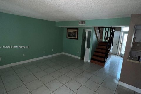 Condominio en venta en Hialeah, Florida, 3 dormitorios, 141.95 m2 № 1415289 - foto 10