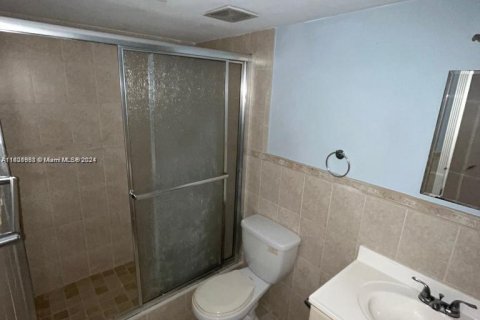 Condominio en venta en Hialeah, Florida, 3 dormitorios, 141.95 m2 № 1415289 - foto 23