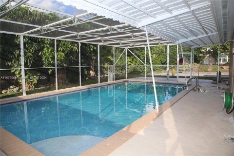 House in Miami, Florida 3 bedrooms, 121.14 sq.m. № 1404698 - photo 7