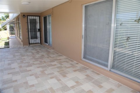 Casa en venta en Miami, Florida, 3 dormitorios, 121.14 m2 № 1404698 - foto 6