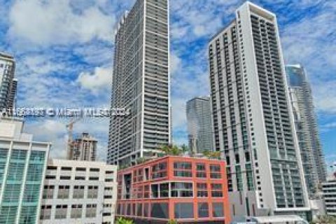 Condominio en venta en Miami, Florida, 1 dormitorio, 51.1 m2 № 1385623 - foto 1