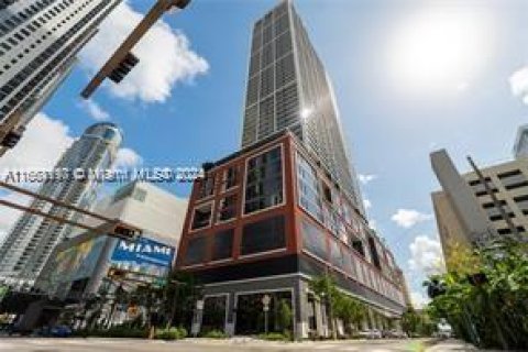 Condominio en venta en Miami, Florida, 1 dormitorio, 51.1 m2 № 1385623 - foto 2