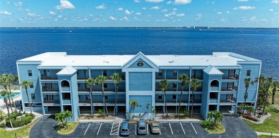 Condo à Punta Gorda, Floride, 3 chambres  № 1251175