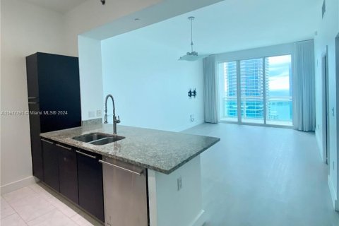 Condominio en venta en Miami, Florida, 1 dormitorio, 63.92 m2 № 1404593 - foto 2