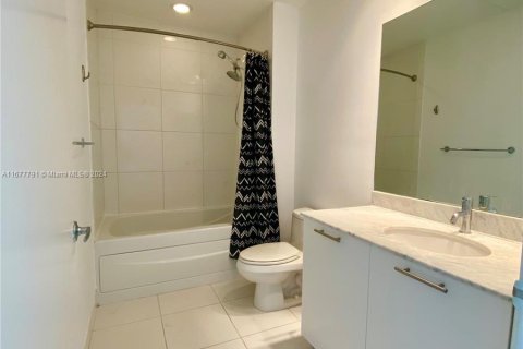 Condo in Miami, Florida, 1 bedroom  № 1404593 - photo 16