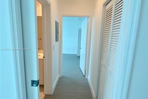 Condominio en venta en Miami, Florida, 1 dormitorio, 63.92 m2 № 1404593 - foto 15