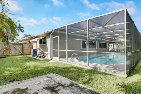 Casa en venta en Miami, Florida, 3 dormitorios, 190.54 m2 № 1356750 - foto 19