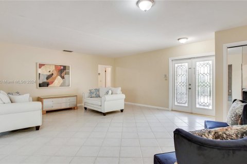 Casa en venta en Miami, Florida, 3 dormitorios, 190.54 m2 № 1356750 - foto 4