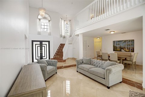 Casa en venta en Miami, Florida, 4 dormitorios, 252.14 m2 № 1356749 - foto 7