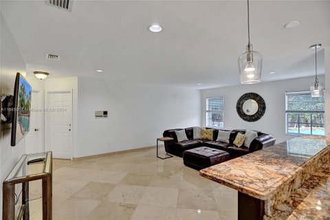 Casa en venta en Miami, Florida, 4 dormitorios, 252.14 m2 № 1356749 - foto 12